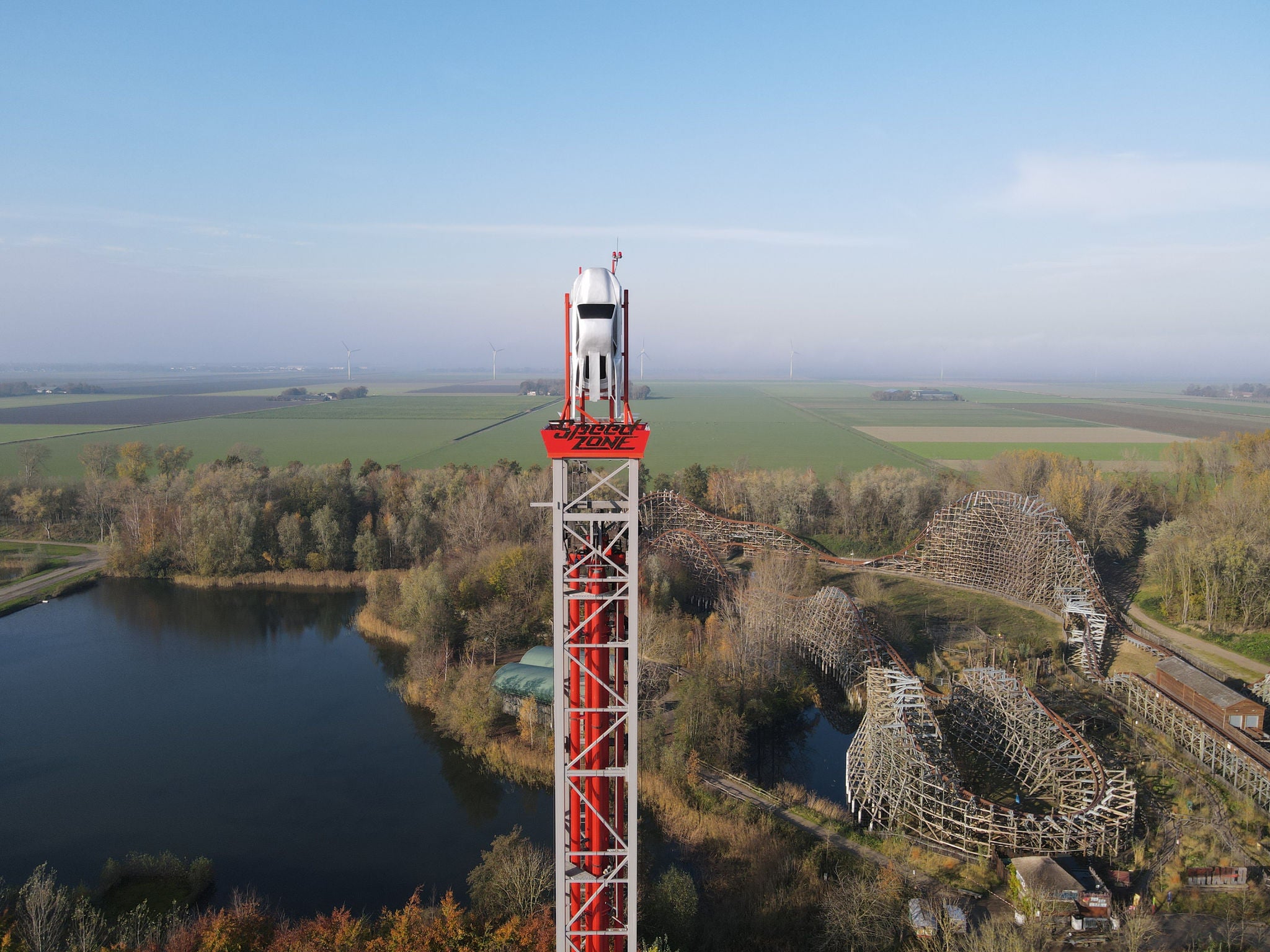 Space Shot is 60 meter hoog.